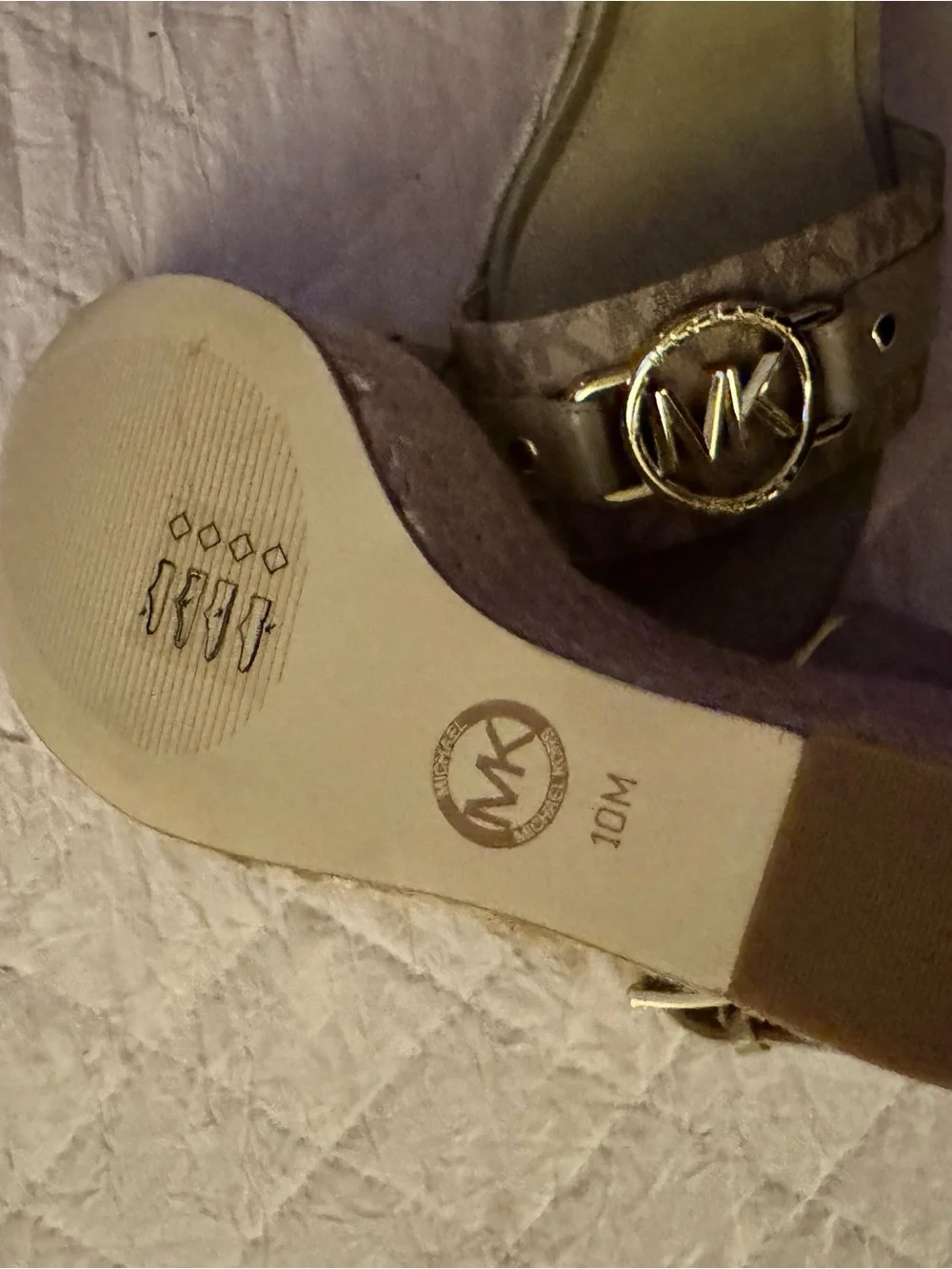 Michael Kors toe mk